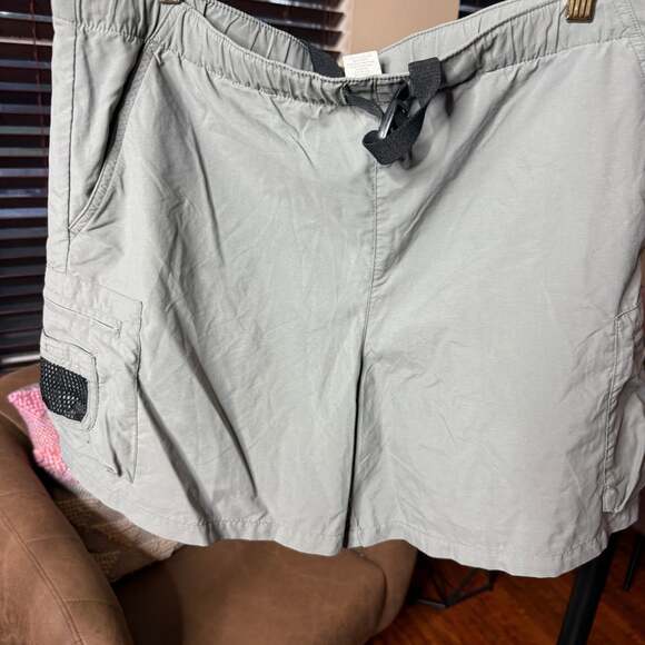 Columbia Sportswear Women's Logo Gorpcore Hiking Shorts Size Small / Medium - Picture 1 of 5